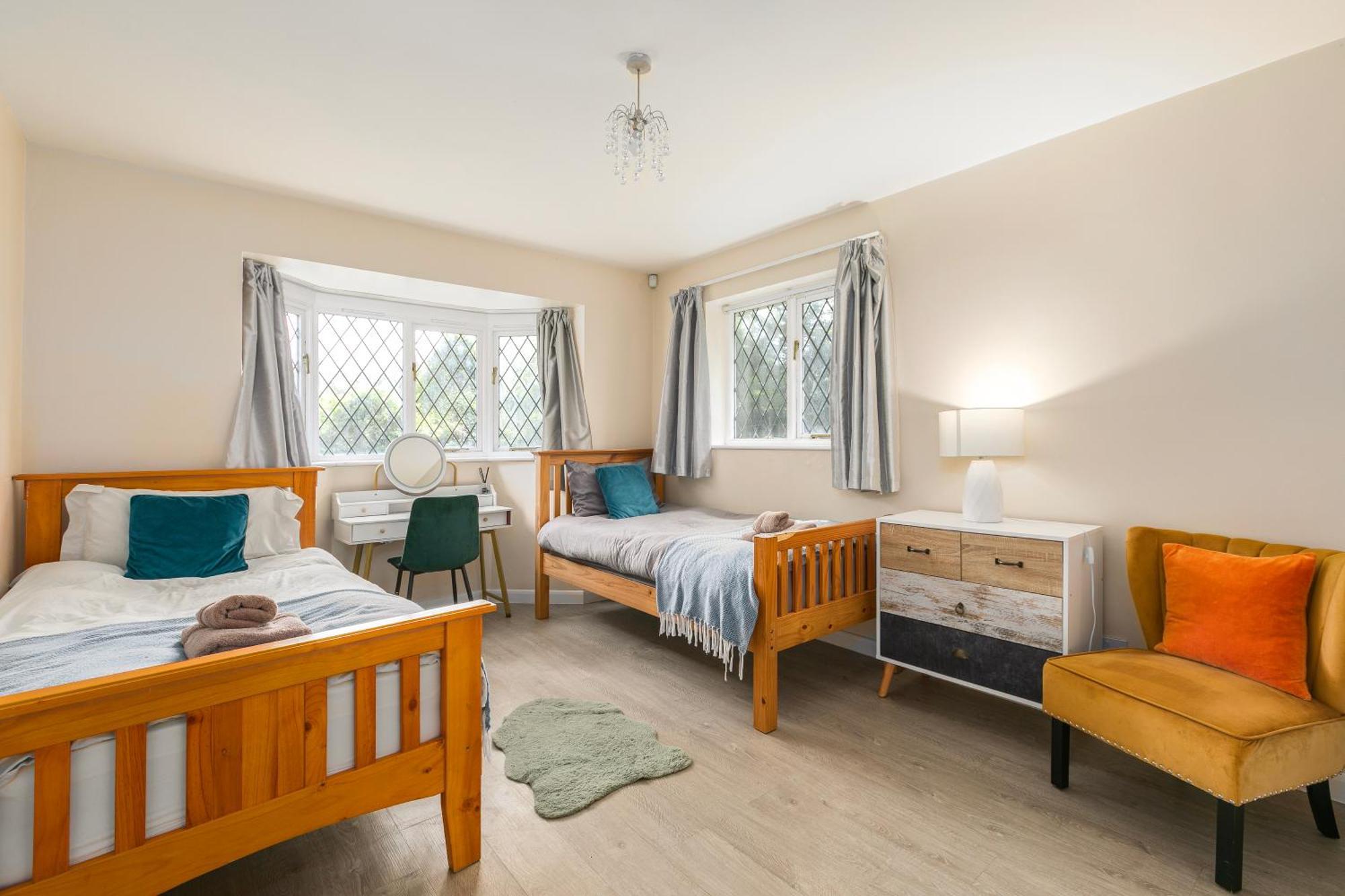 Rural Lodge Stay In Windsor! Hot Tub! Sleeps 20 Bray Εξωτερικό φωτογραφία