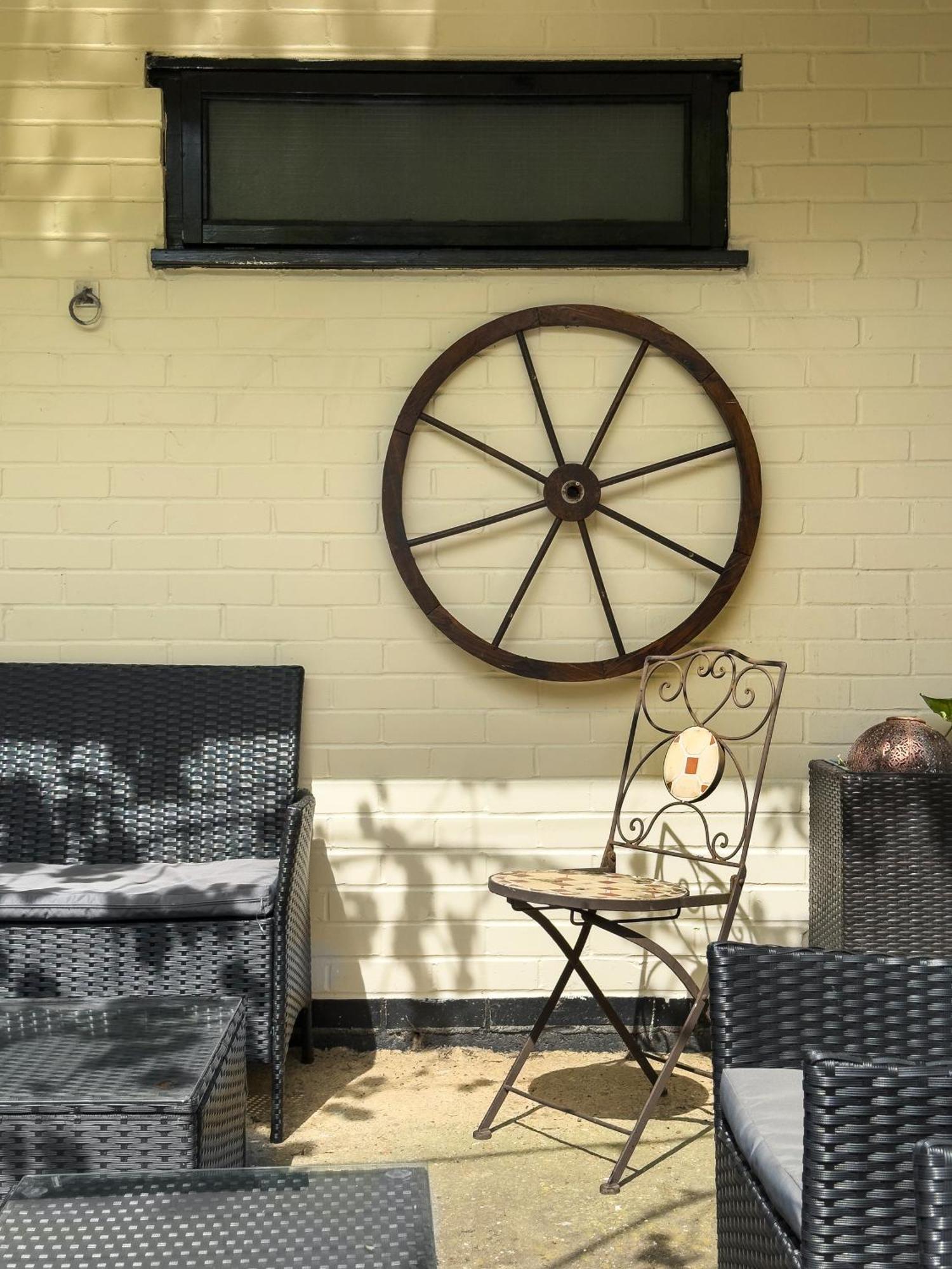 Rural Lodge Stay In Windsor! Hot Tub! Sleeps 20 Bray Εξωτερικό φωτογραφία