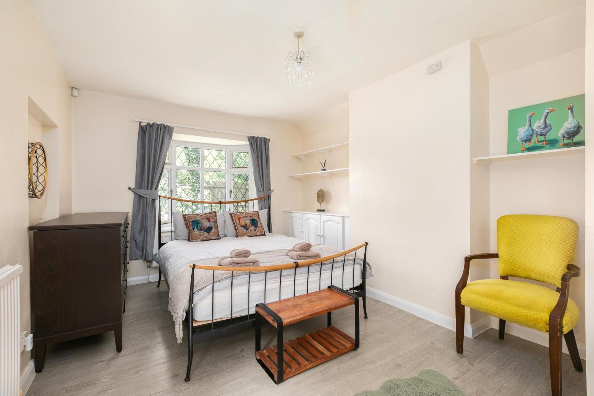 Rural Lodge Stay In Windsor! Hot Tub! Sleeps 20 Bray Εξωτερικό φωτογραφία