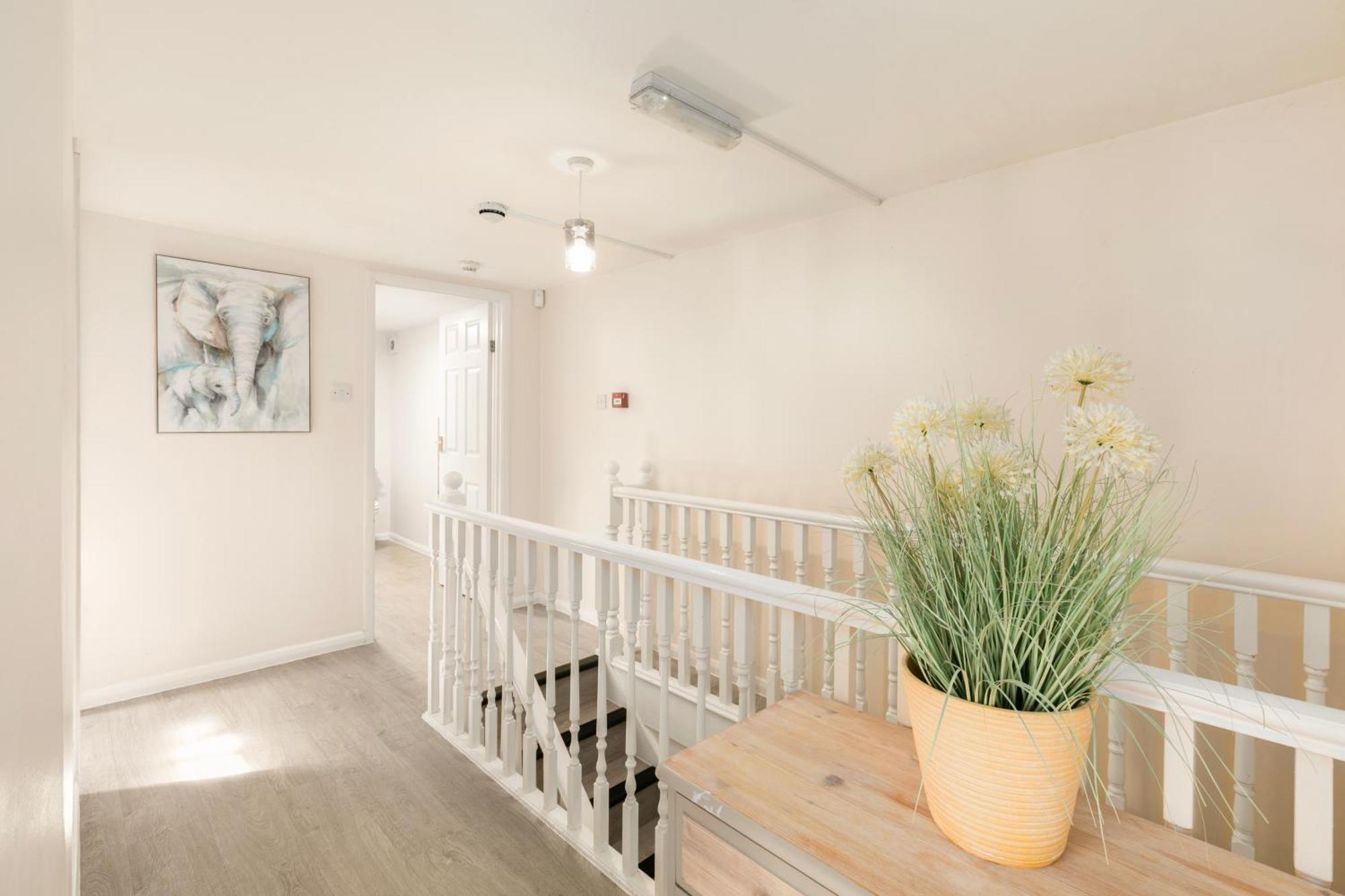 Rural Lodge Stay In Windsor! Hot Tub! Sleeps 20 Bray Εξωτερικό φωτογραφία