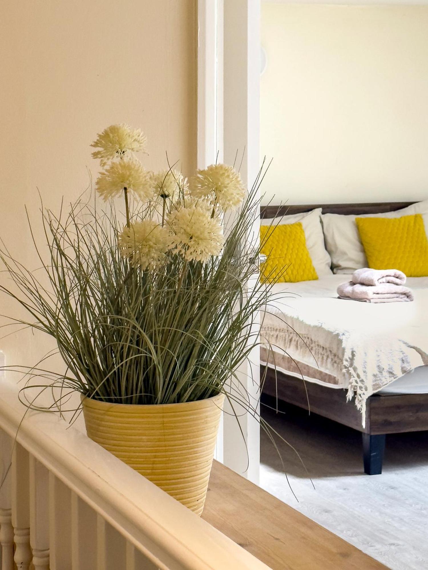 Rural Lodge Stay In Windsor! Hot Tub! Sleeps 20 Bray Εξωτερικό φωτογραφία